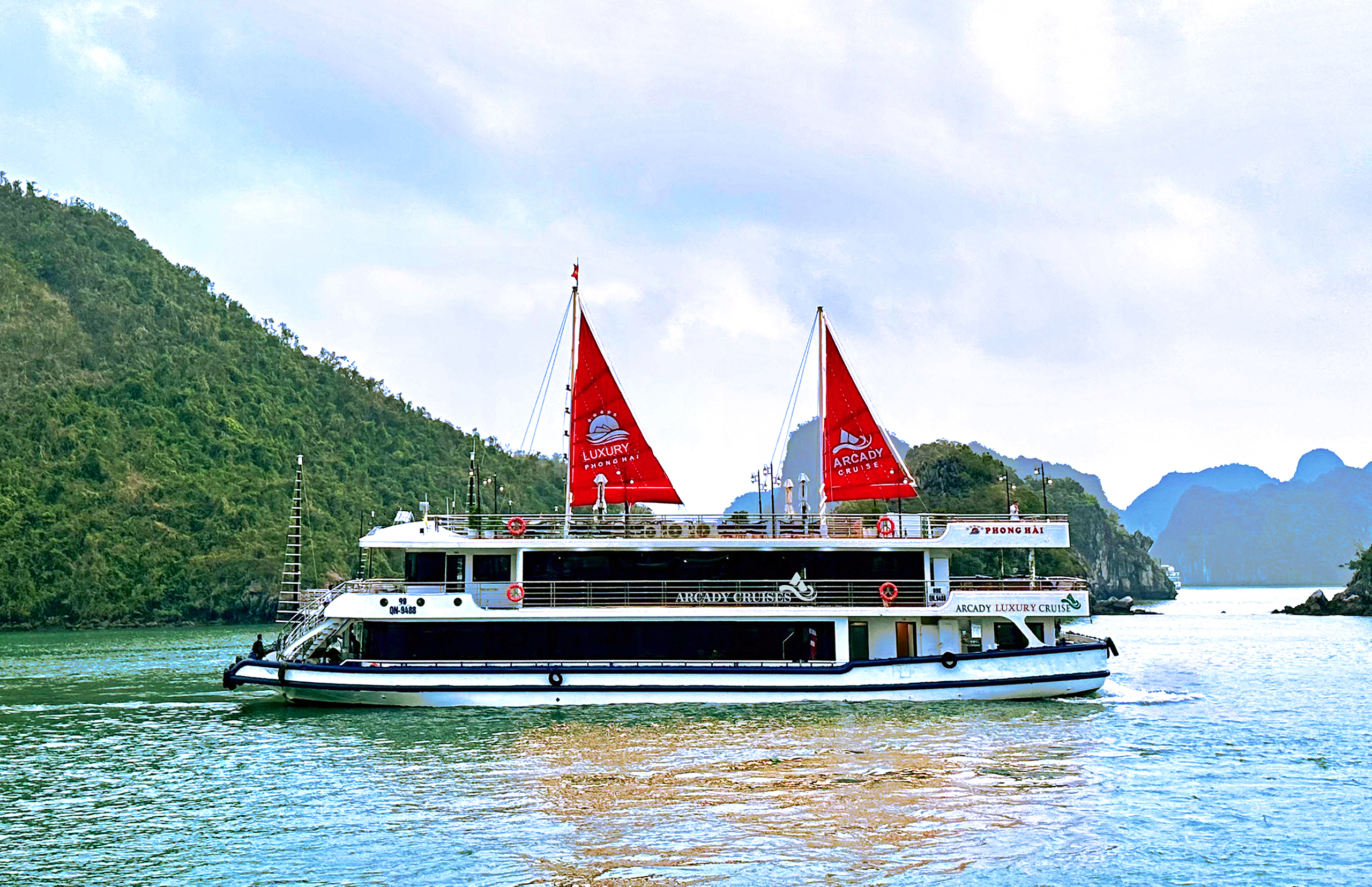 【路线2】下龙湾一日游（Arcady豪华五星级游轮）