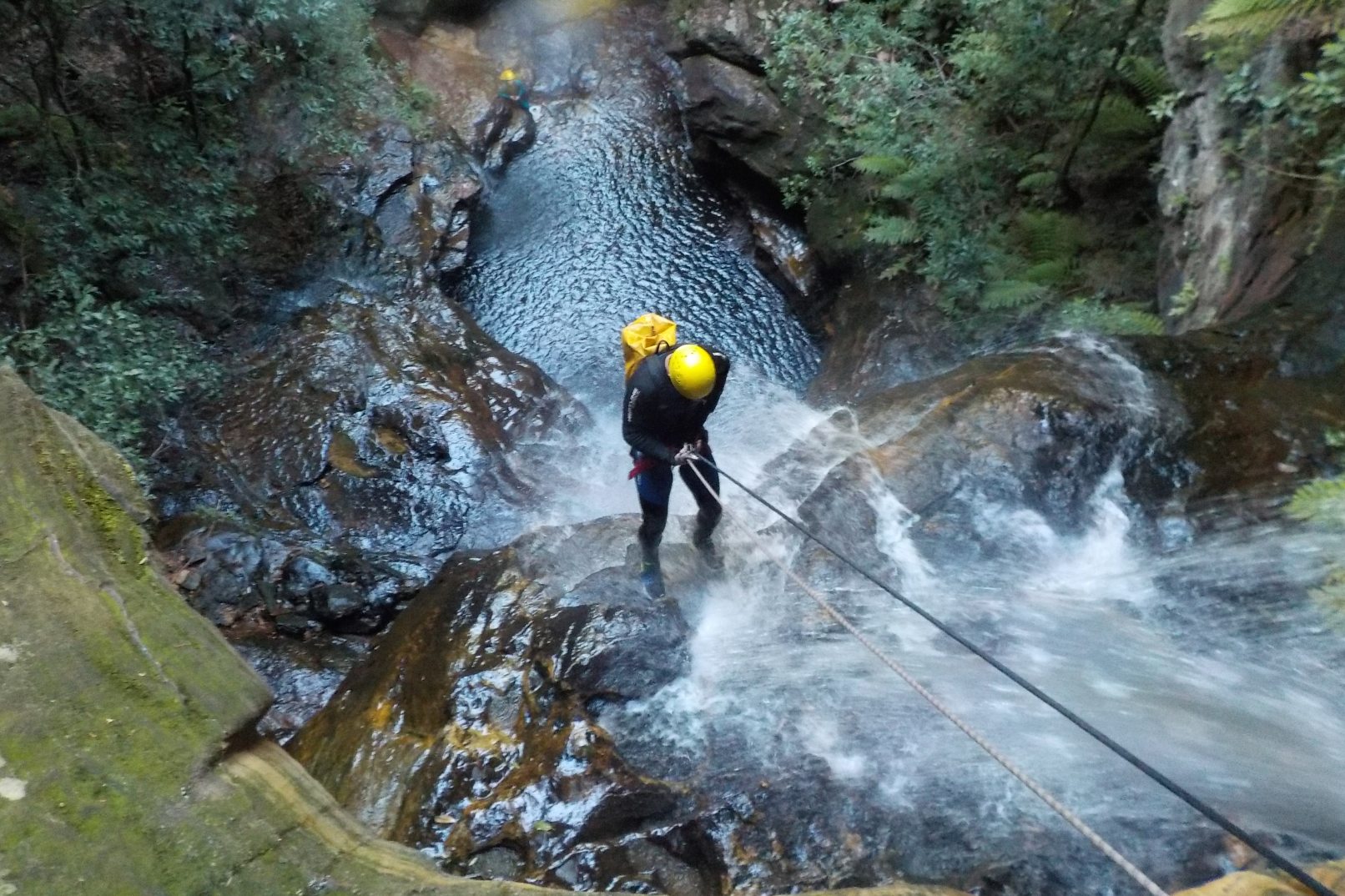 Empress 峡谷绳索垂降＆溪降体验（卡图姆巴出发）