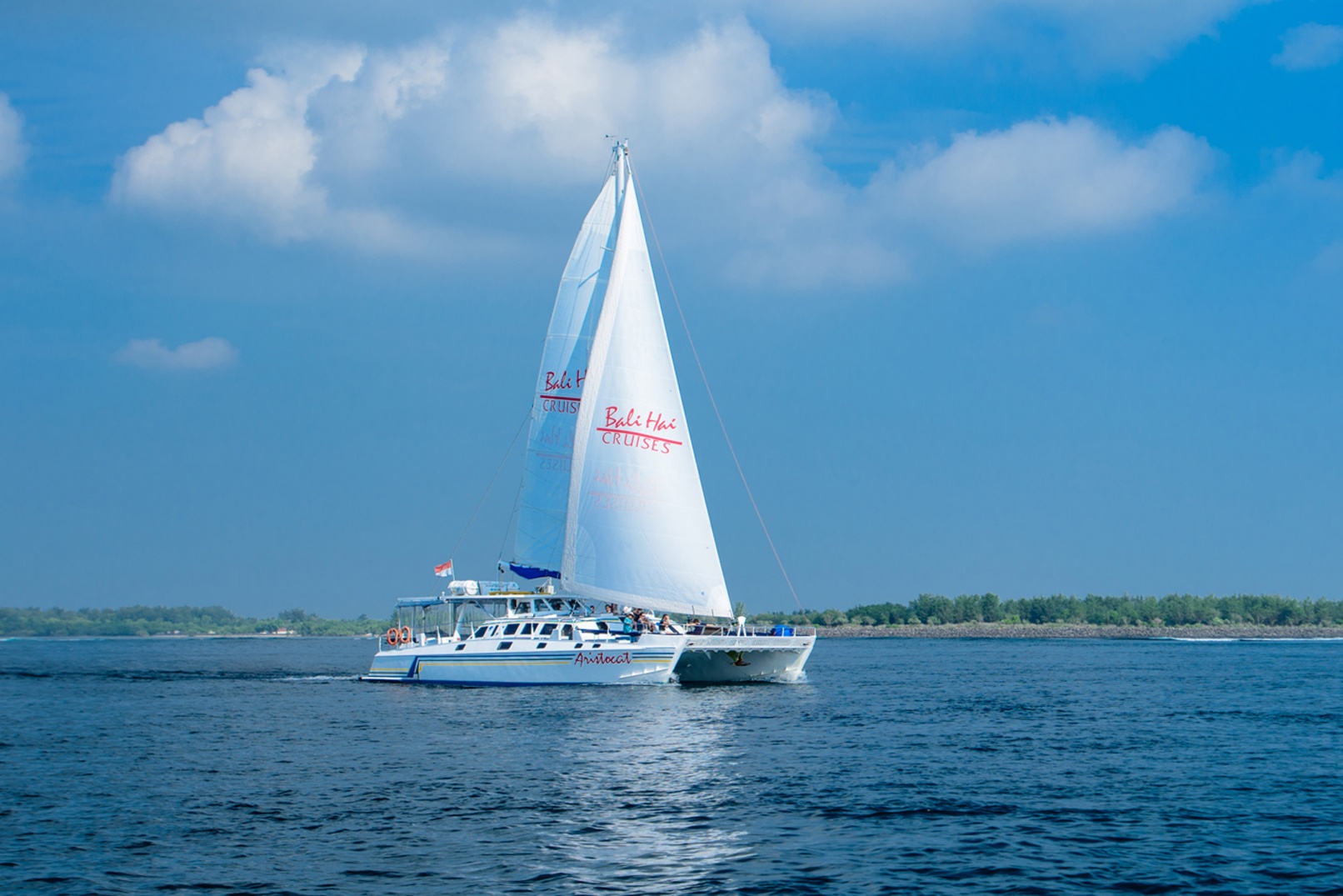 峇里岛蓝梦岛贵族帆船游船一日游（Bali Hai Cruise 提供）
