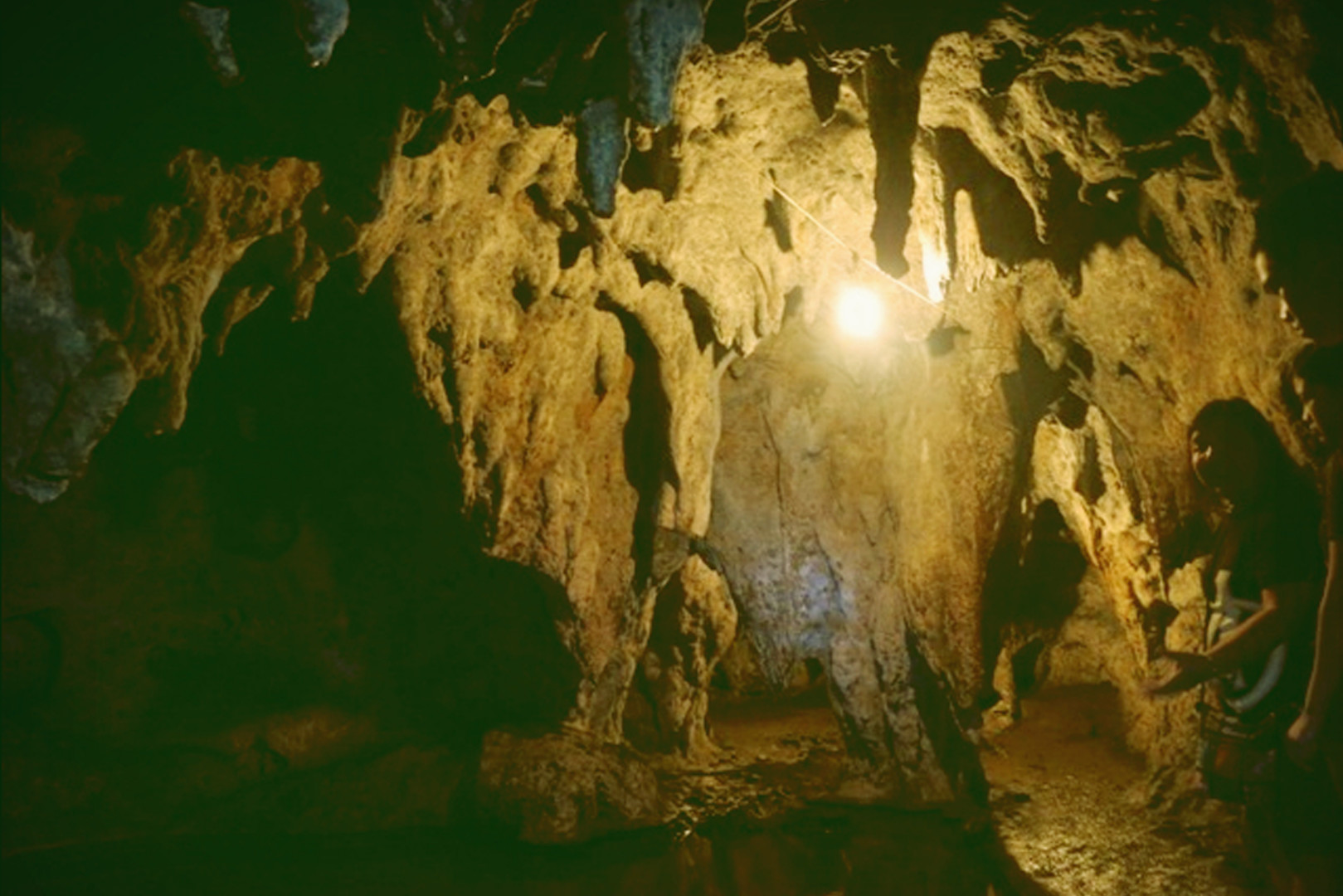 比科尔地下河洞穴私人之旅