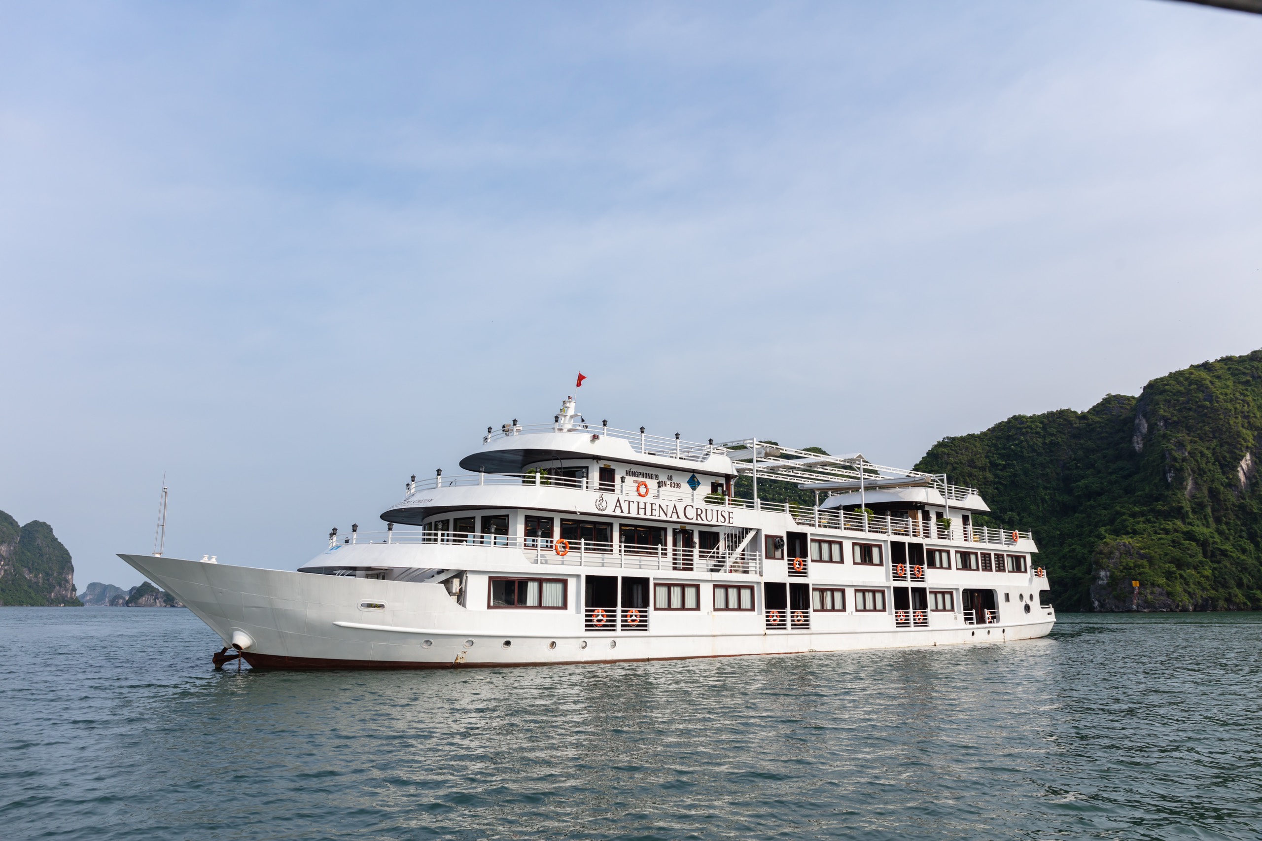 [路线二] 下龙湾（Halong Bay）雅典娜号（Athena Cruise）5 星游轮 2 天 1 晚游