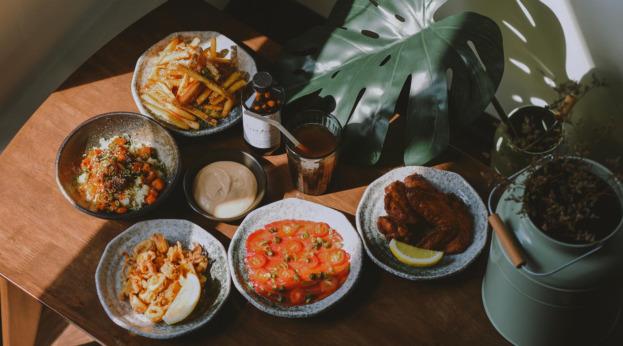 The Replacement Lodge & Kitchen（新山的替代小屋和厨房）