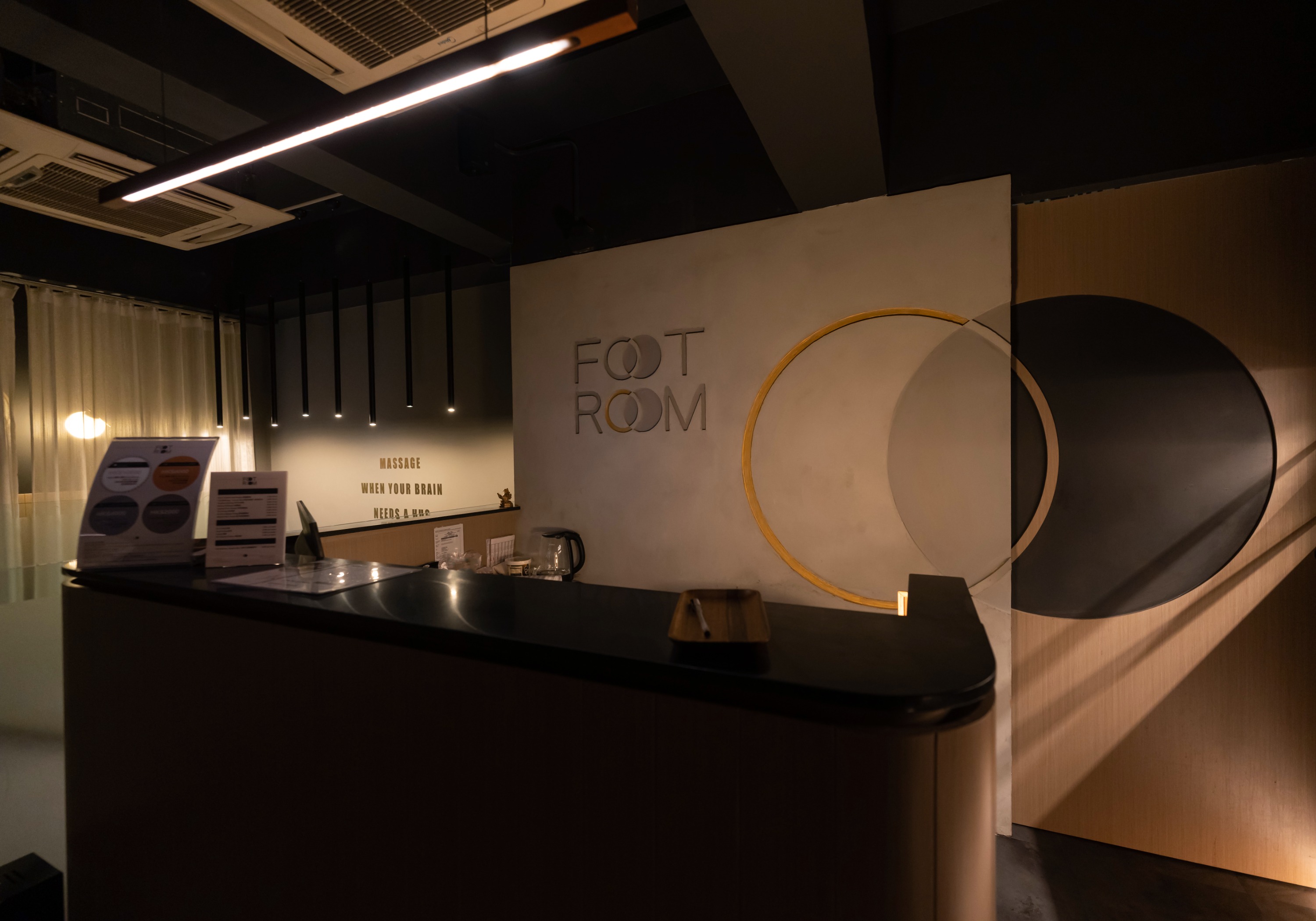 足地 Foot Room Massage - 按摩体验 | 穴位 | 泰式 | 精油按摩 | 天后