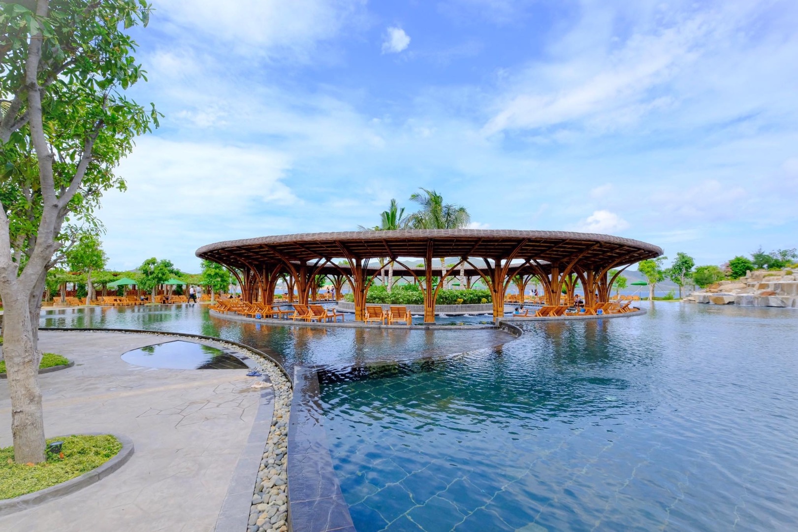 芽庄湾＆Tranh 海滩＆渔村快艇一日游（含泥浴体验）