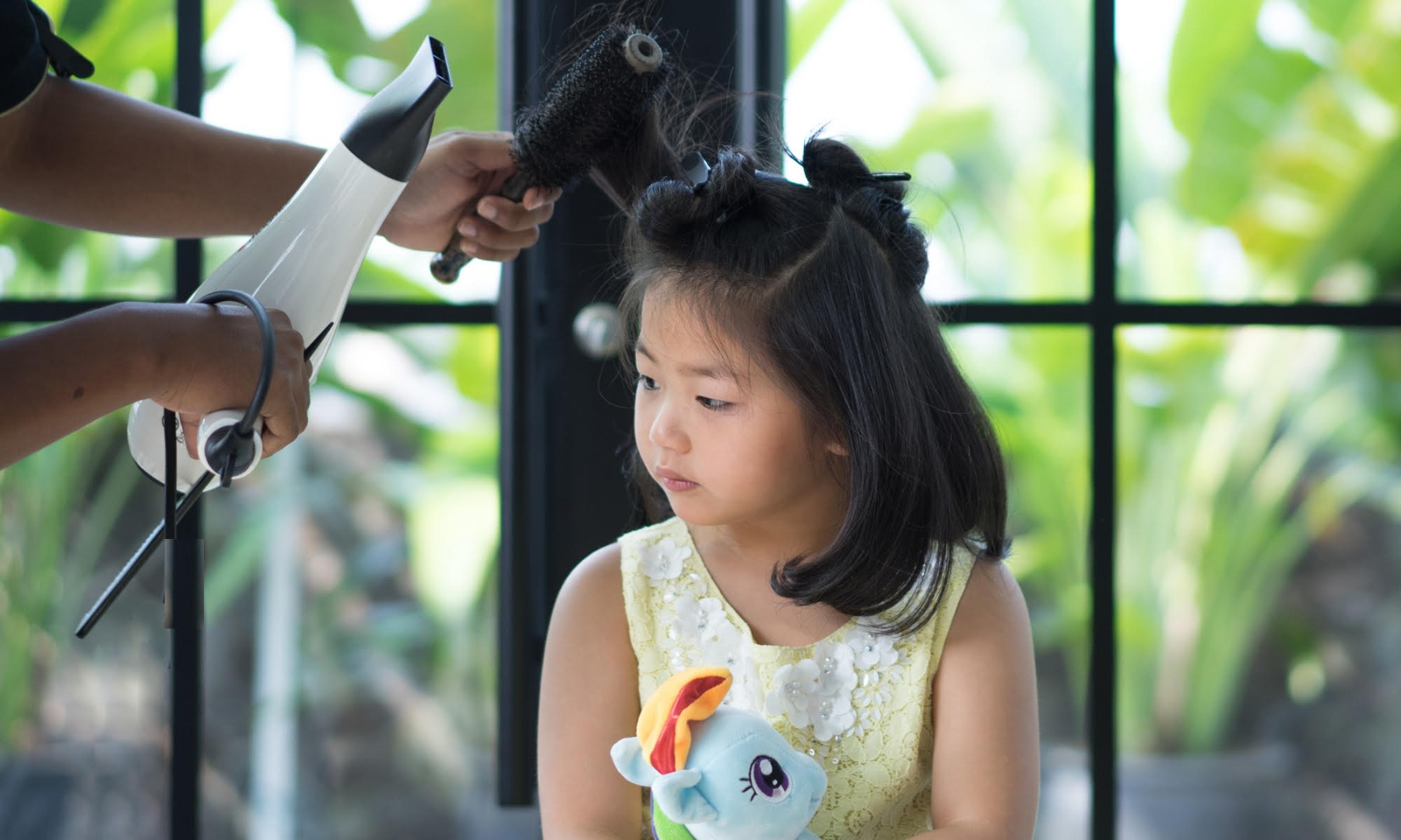 Houzcall 剪发＆按摩＆美甲到府服务