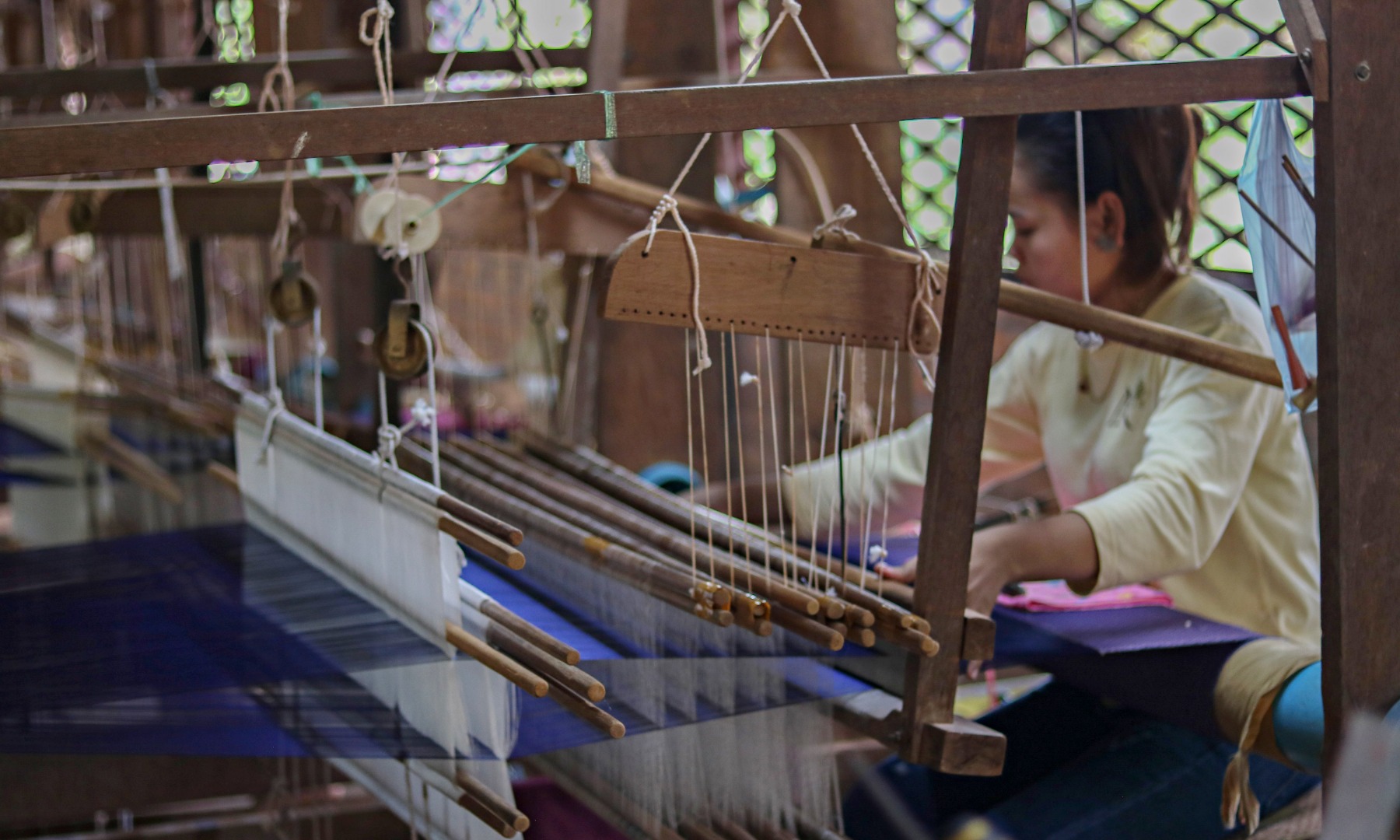 暹粒吴哥艺术学校＆空邦鲁浮村赏日落一日游