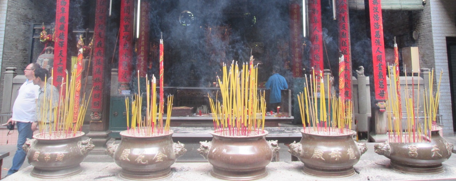 胡志明市摩托车宗教探访之旅