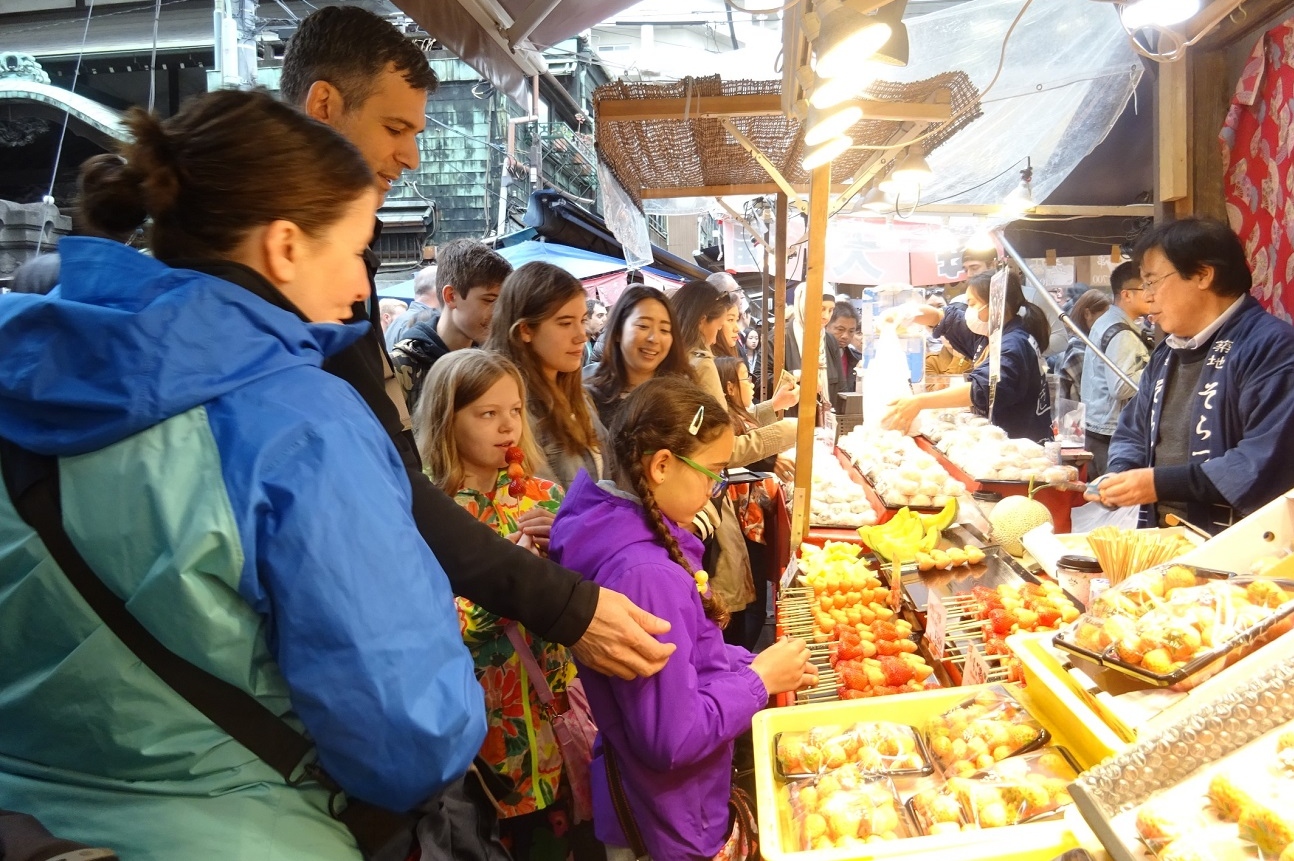 东京筑地场外市场之旅＆寿司制作体验