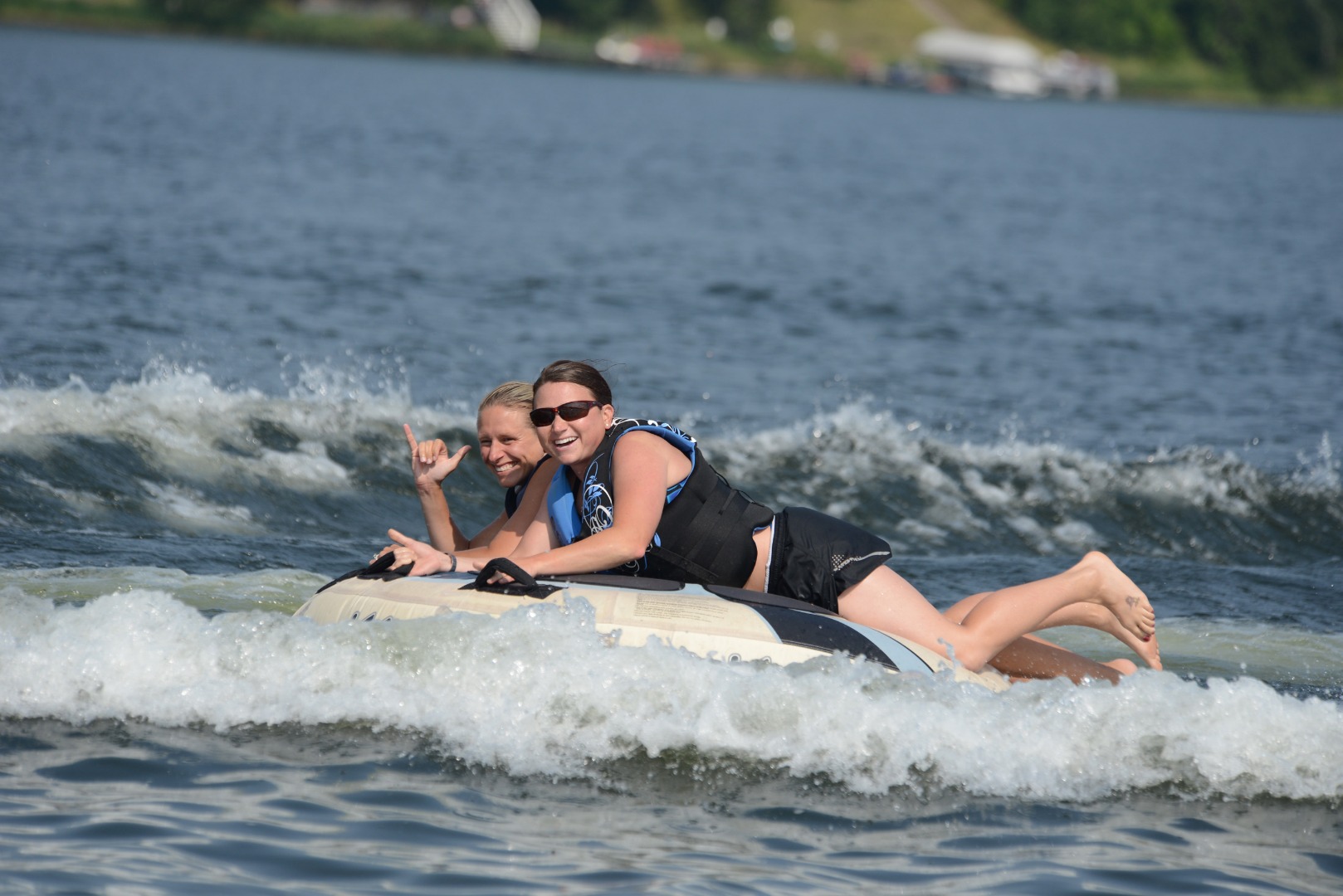 迪拜水上运动 甜甜圈骑