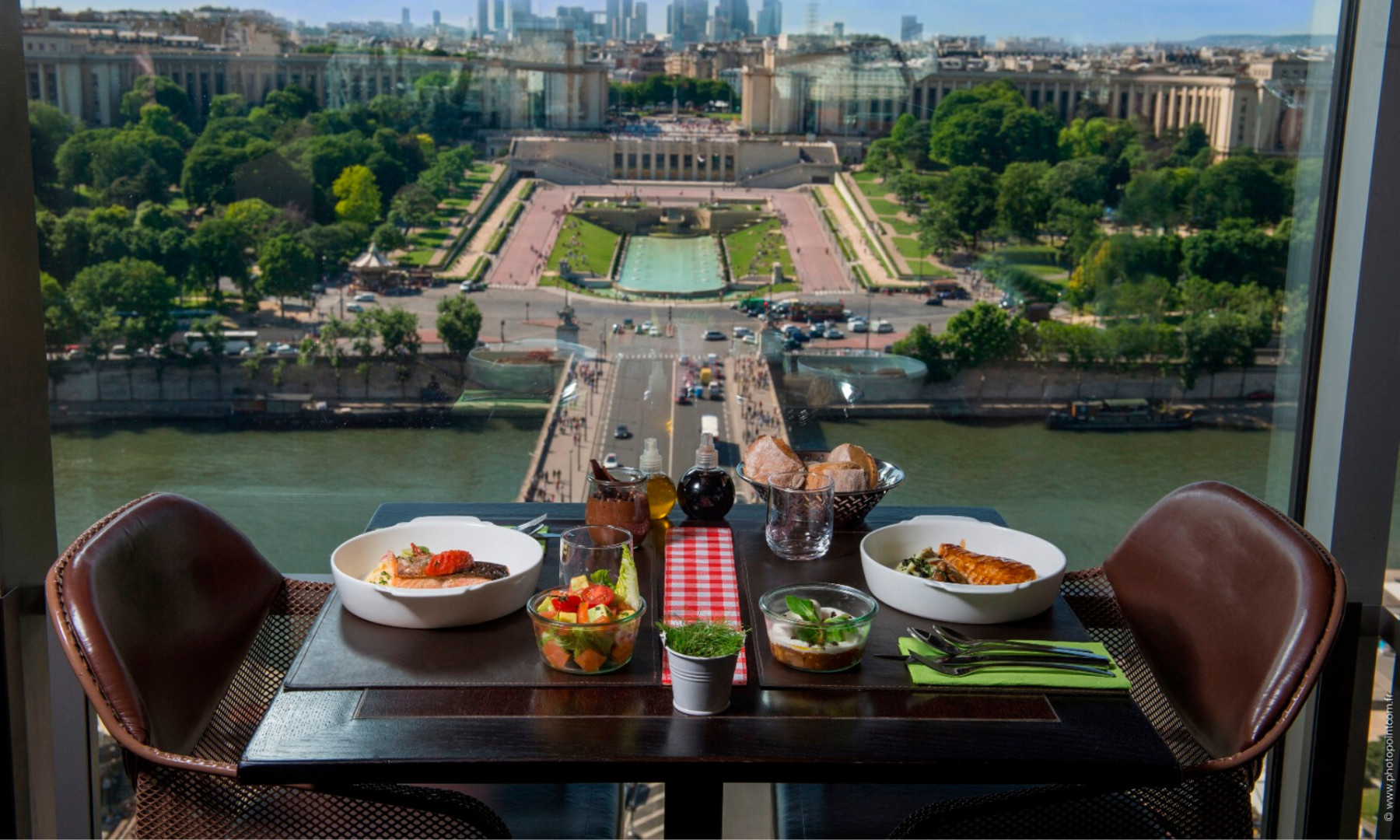 巴黎列车一日游（含香槟午餐）- 伦敦出发