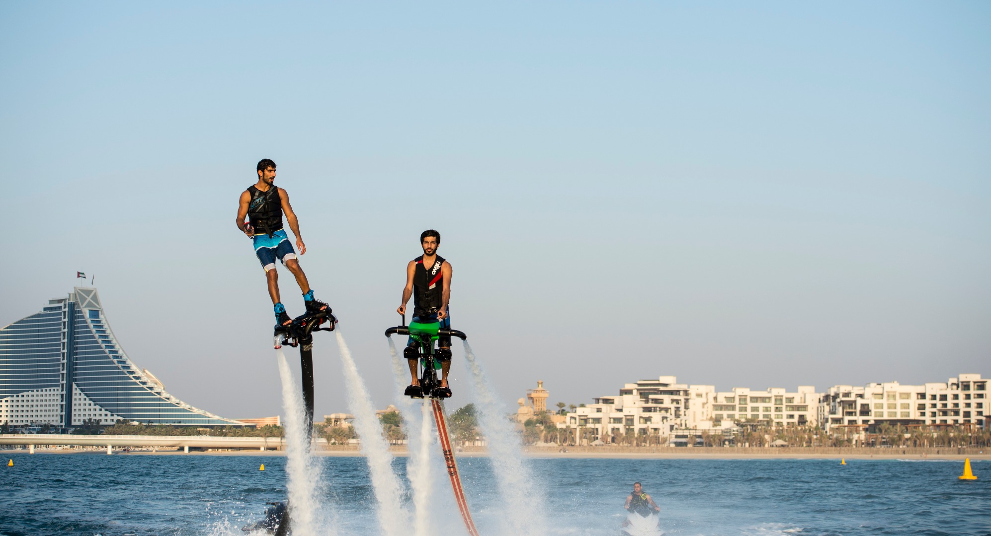 杜拜 Jetovator 喷水飞行器体验