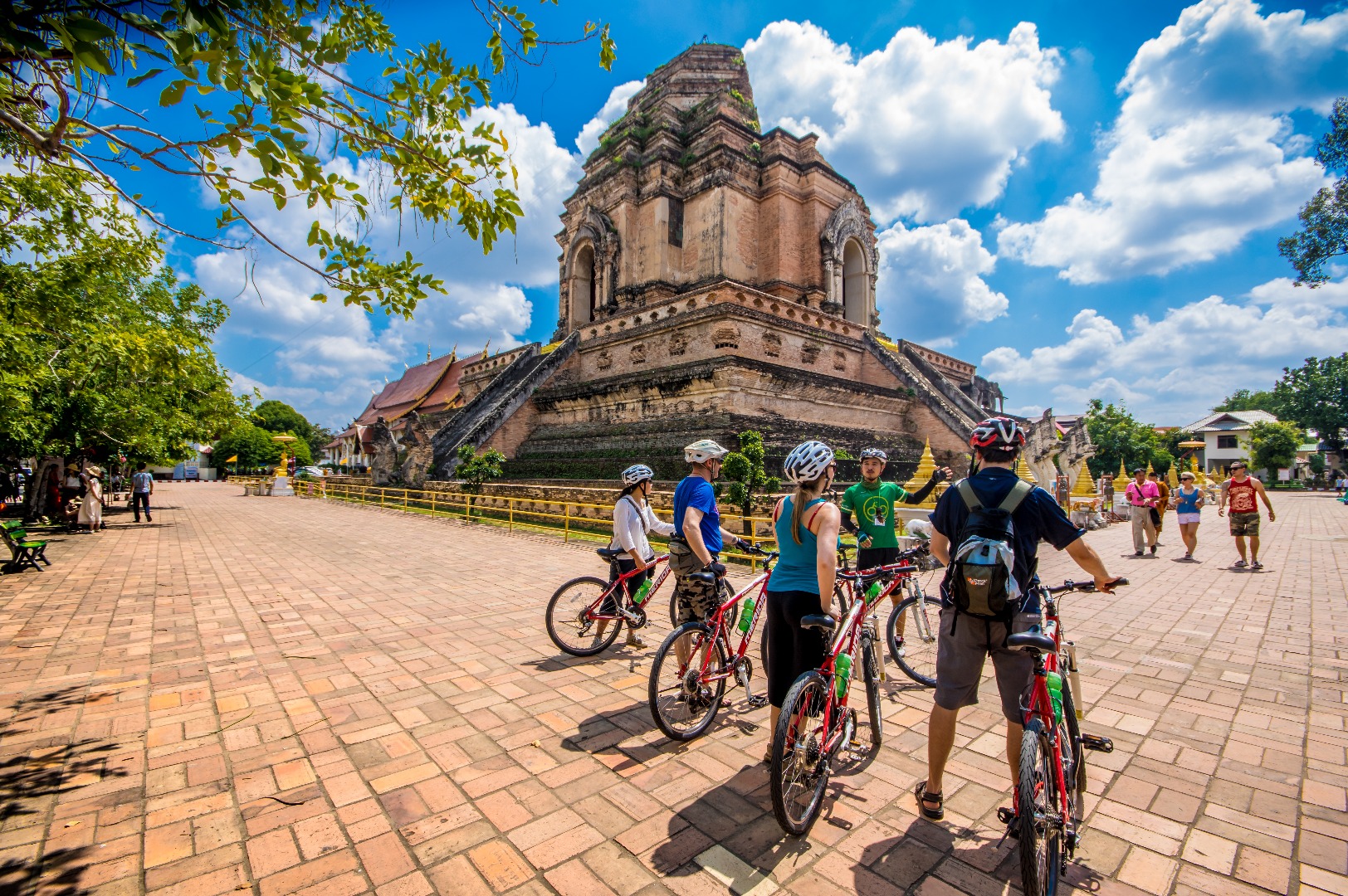 清迈旧城骑行之旅