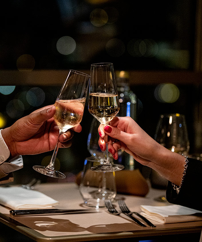 巴黎埃菲尔铁塔Madame Brasserie晚餐体验