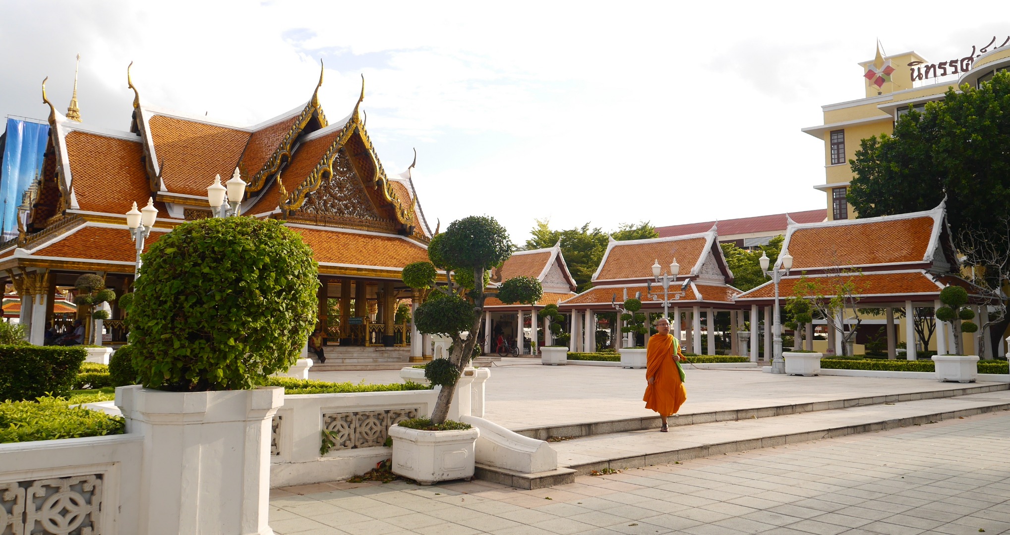 曼谷金山寺嘟嘟车私人游（AK Travel 提供）