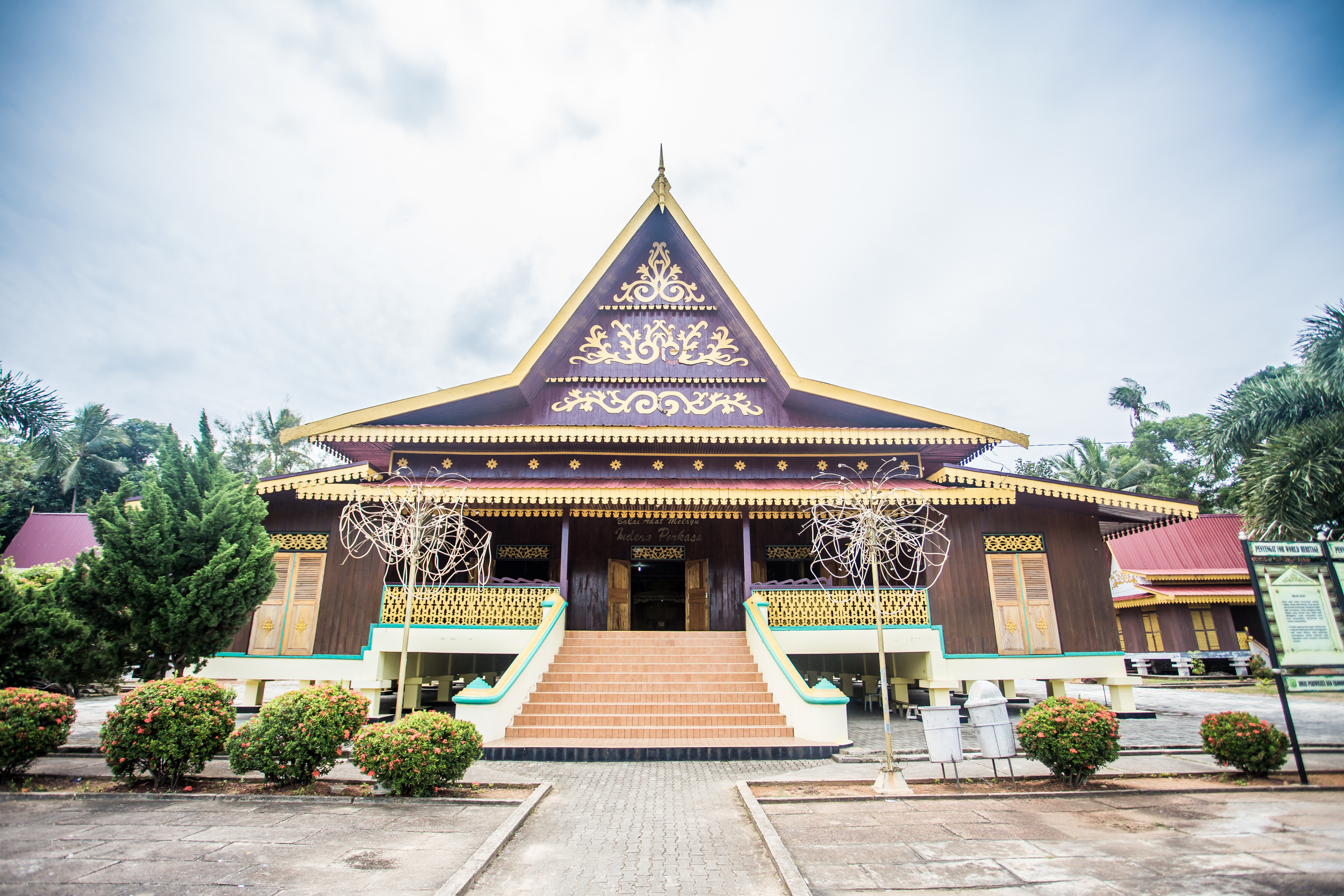 蓬恩加岛历史文化之旅