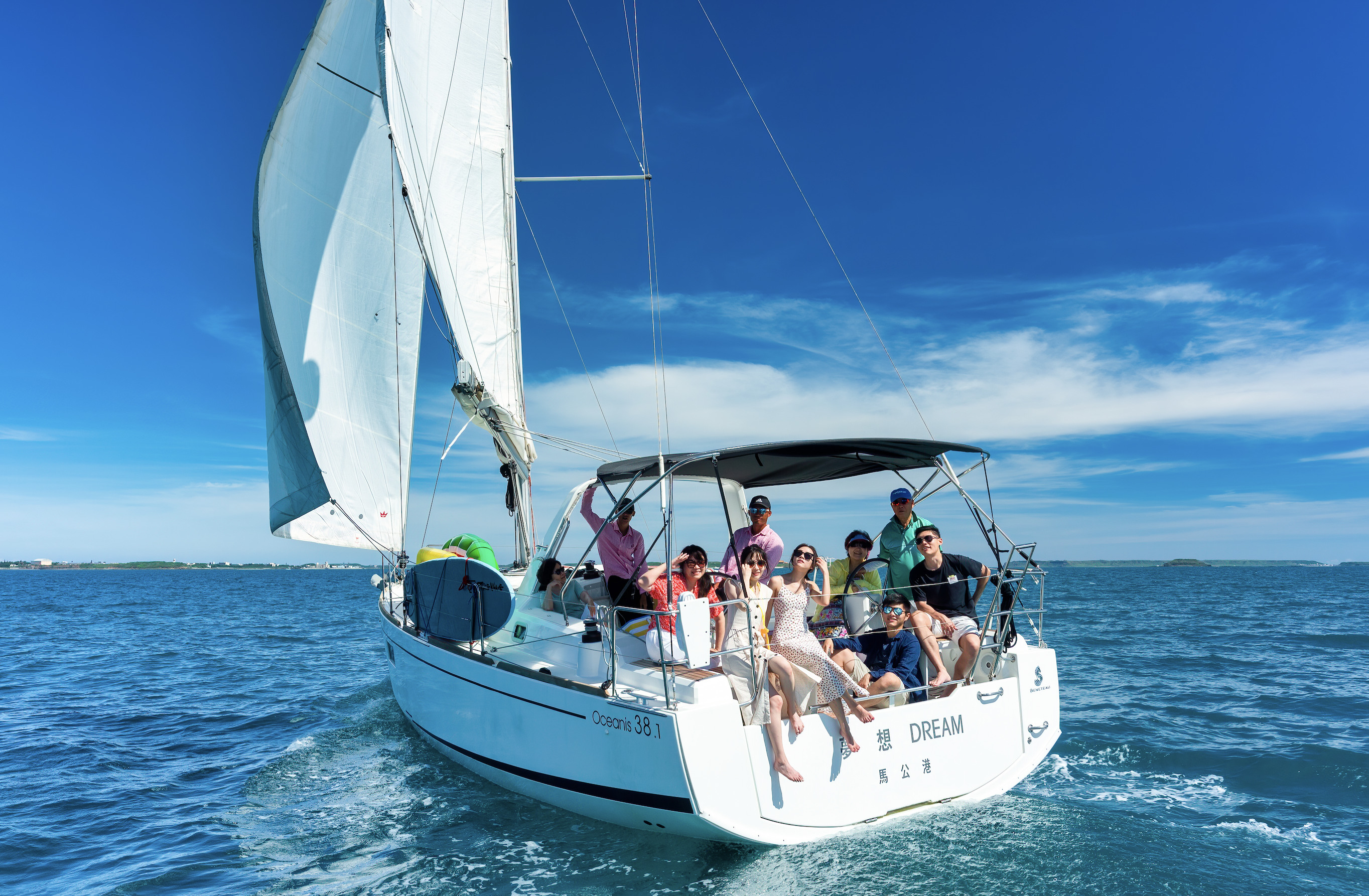 澎湖SUP: 澎湖帆船出海日光海上SUP・夕阳晚餐体验・早午餐体验